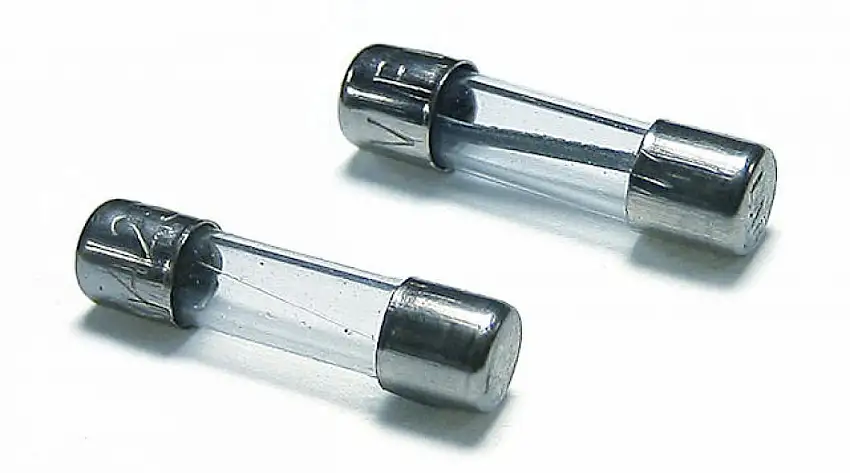 FUSIBLE EN VERRE SINATEC 5X20MM 10A 5 PIèCES